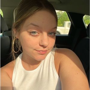 Meet your Posher, Kelcey